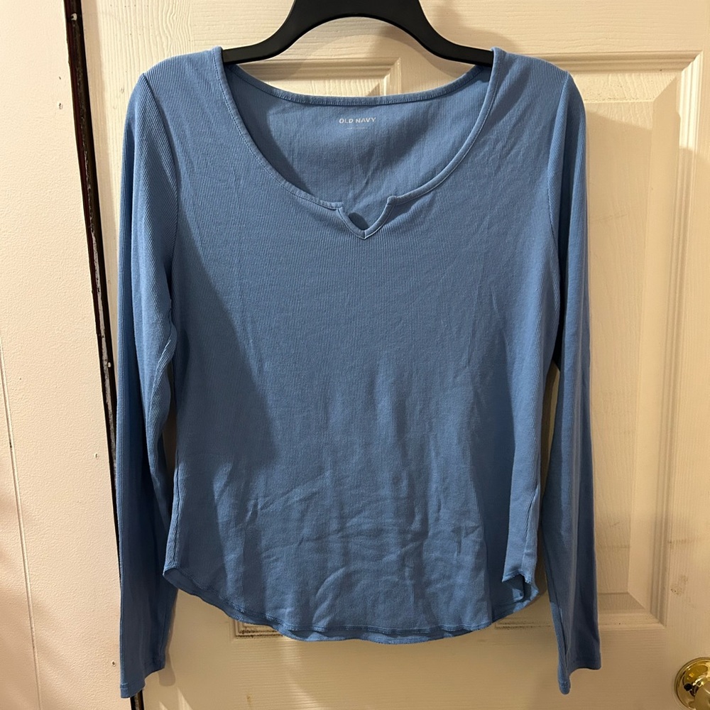 Old Navy Women's Sky Blue Long Sleeve Tee